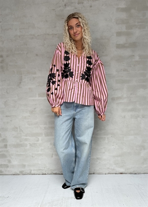 Rikke bluse Pink Stripes Sissel Edelbo 